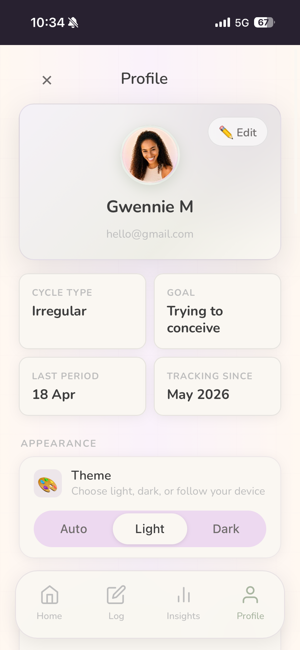 Profile screen in light mode showing cycle type, goal, and theme settings
